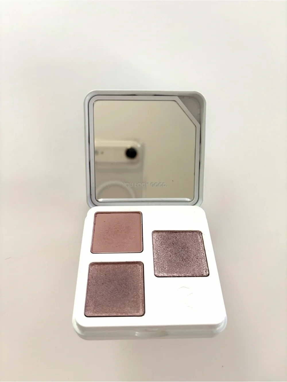 Glossier Make up Eyeshadow Monochromes Essential Eyeshadow Trio Shade Mist